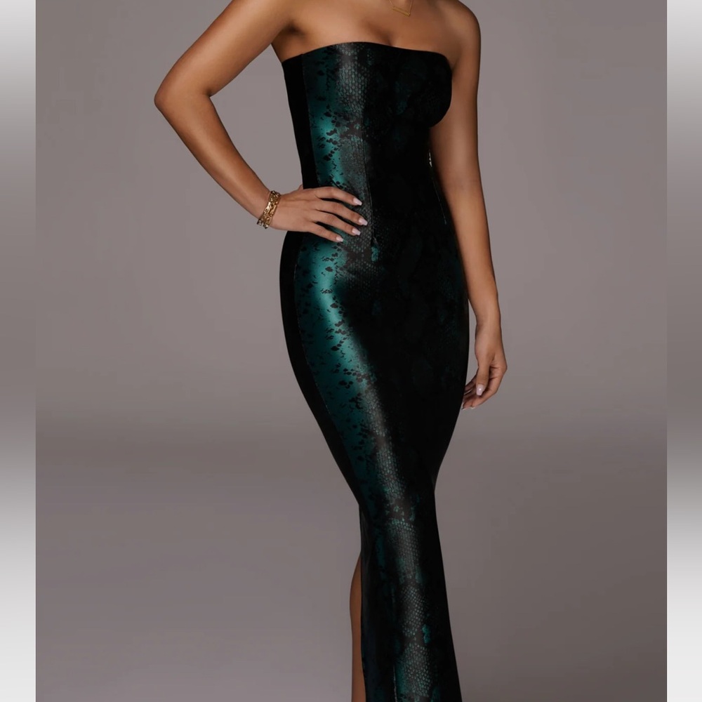 JLUXLABEL Green Halter Sheath Gown